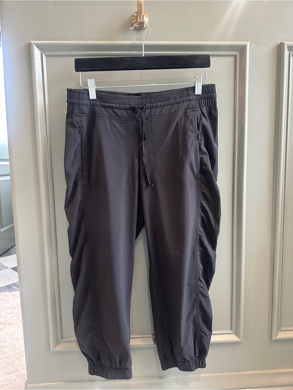 Women's Black Drawstring Cropped Joggers